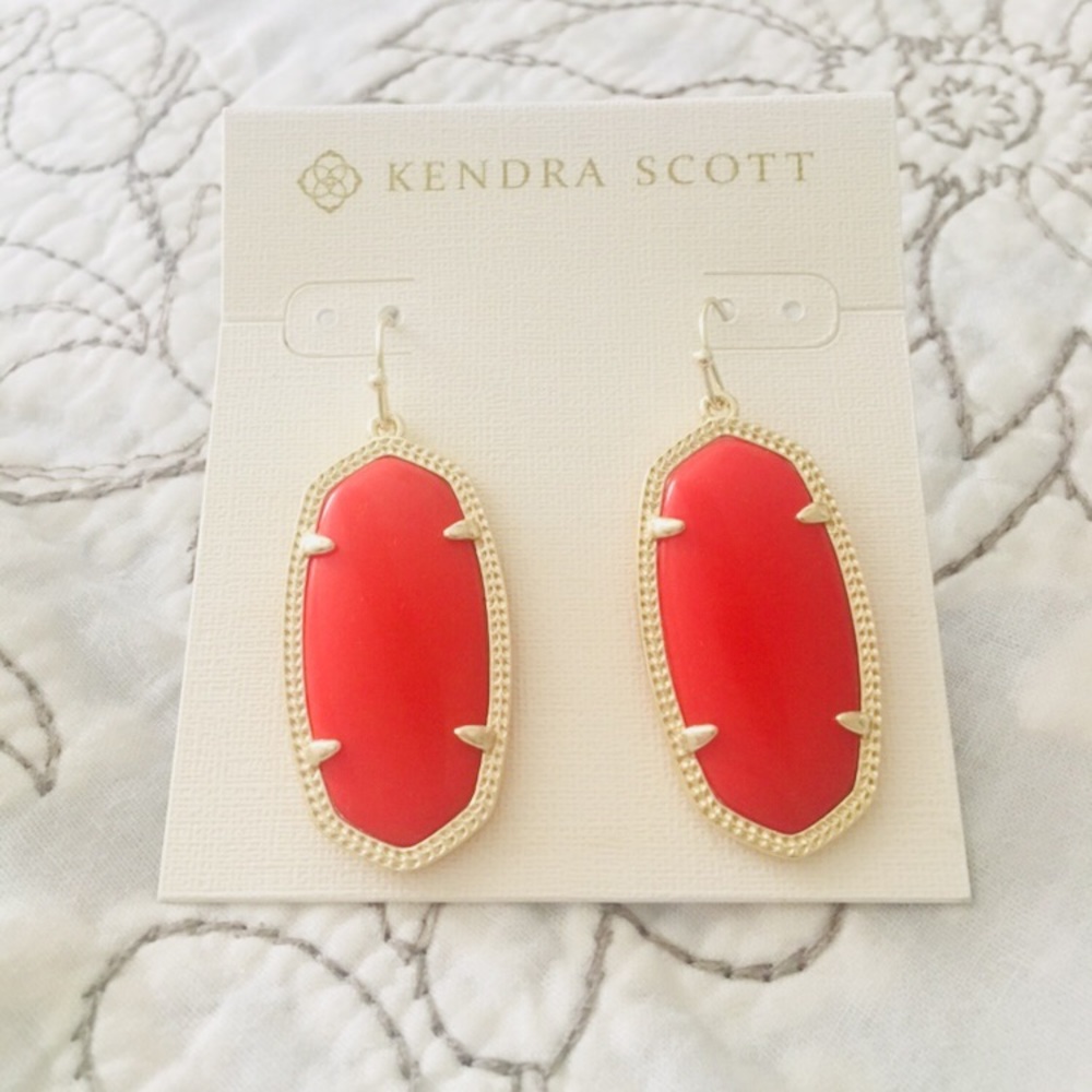❌SOLD❌ Kendra Scott Elle Earrings